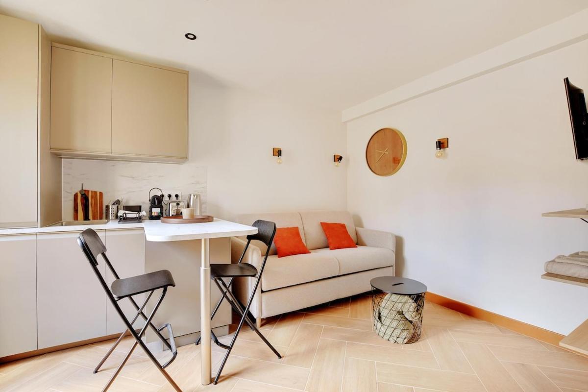 Apartment 36 2 People Eiffel Tower Paris